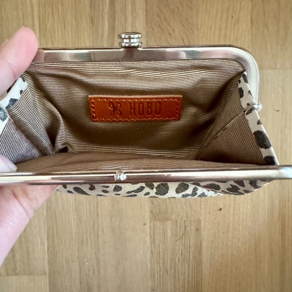 Hobo Robin Compact Wallet - Hardly used! - Picture 4 of 4